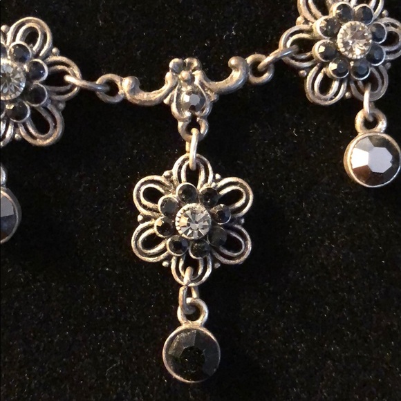 sparkly necklace black and clear rhinestones - Picture 3 of 8